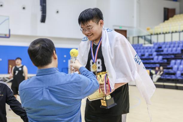 职业大学篮球冠军_大学生篮球冠军_篮球职业学校排名