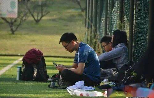 中年足球_中年男人足球冠军_中年人的足球