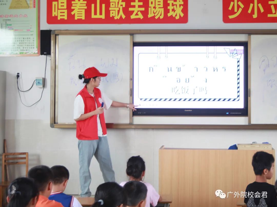 足球跑位训练视频教程_足球跑位基本常识英语_足球跑位训练方法