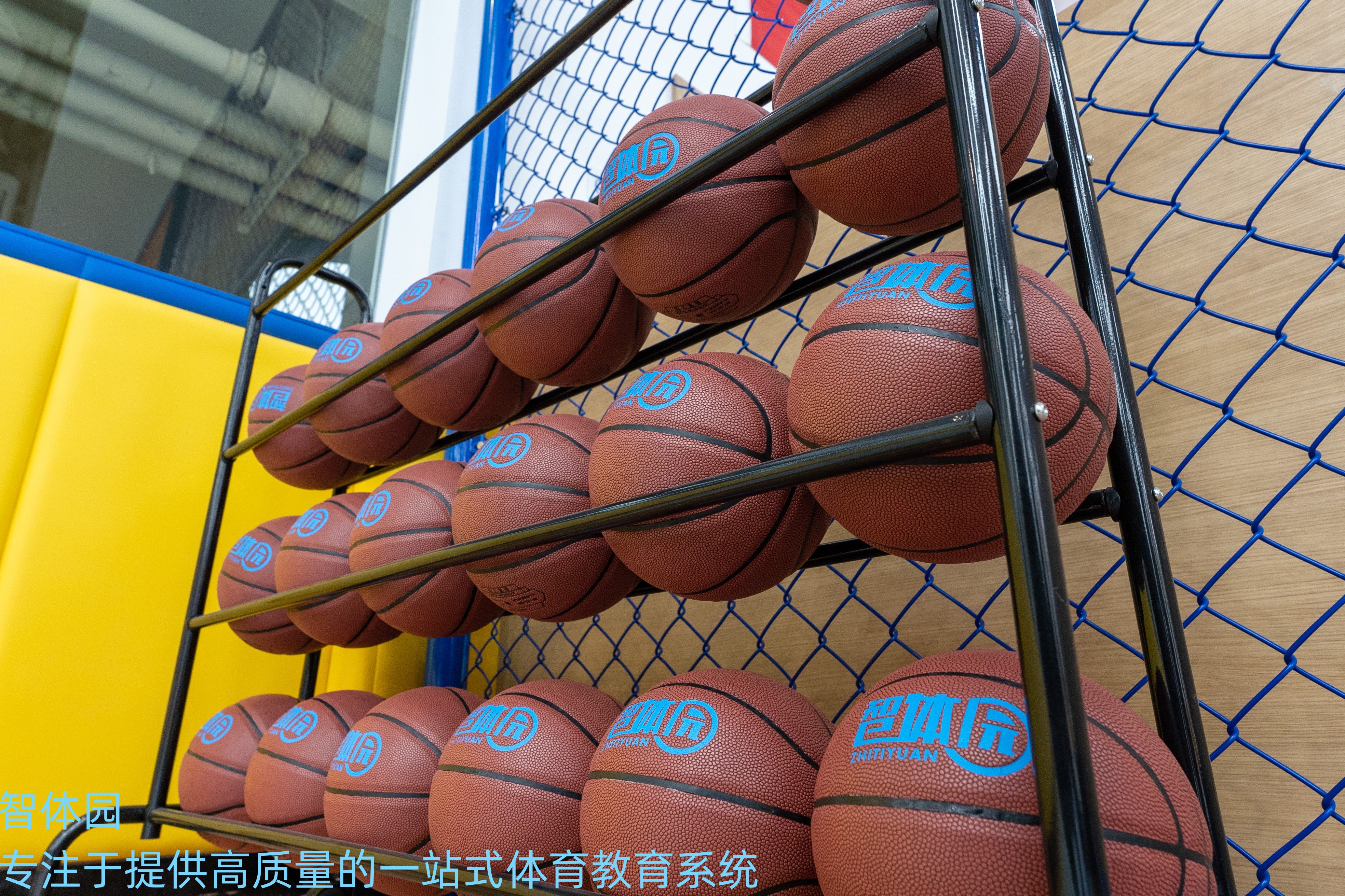 篮球规则比赛基本打法有哪些_篮球比赛中的基本规则_打篮球比赛基本规则