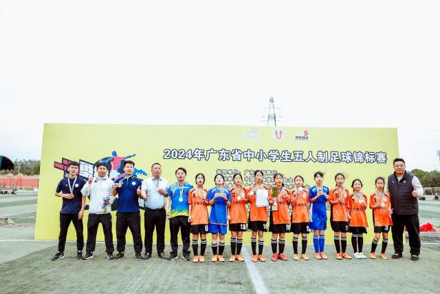 三角小学篮球锦标赛冠军_篮球三角战术视频_三角篮球标志