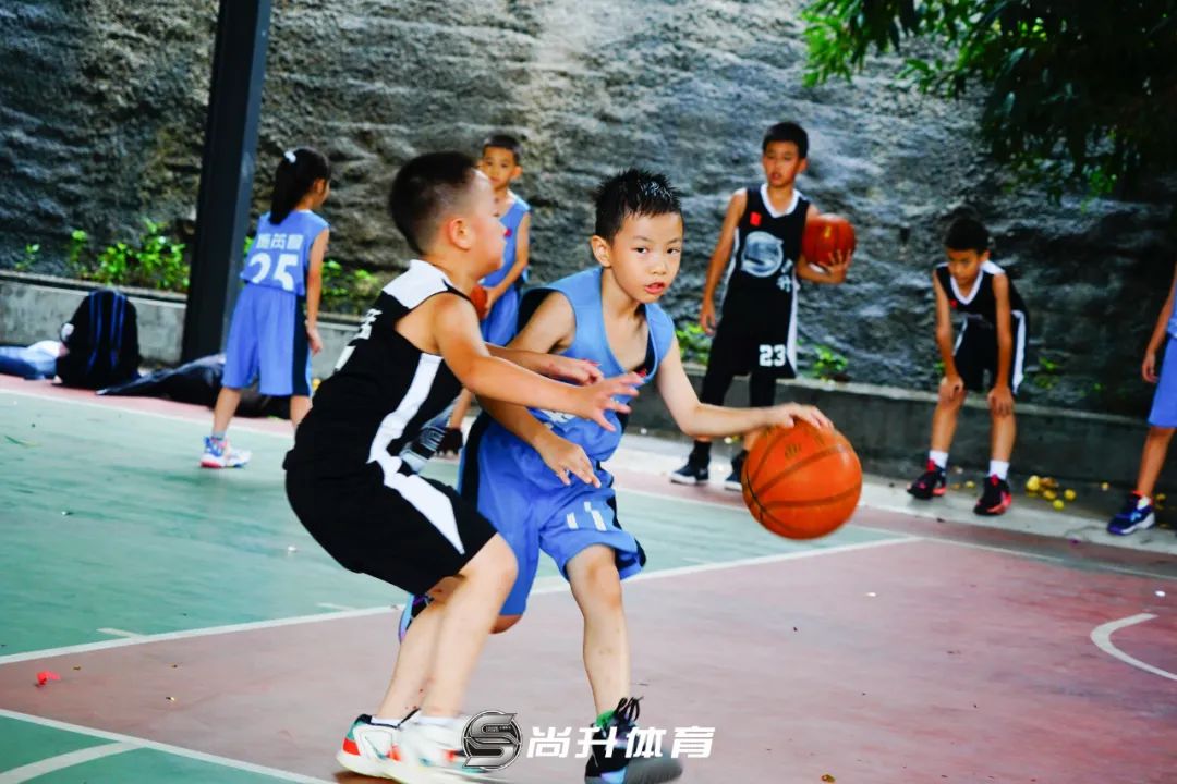 欧洲青少年篮球赛规则最新_青少年篮球赛制_青少年uwg篮球赛