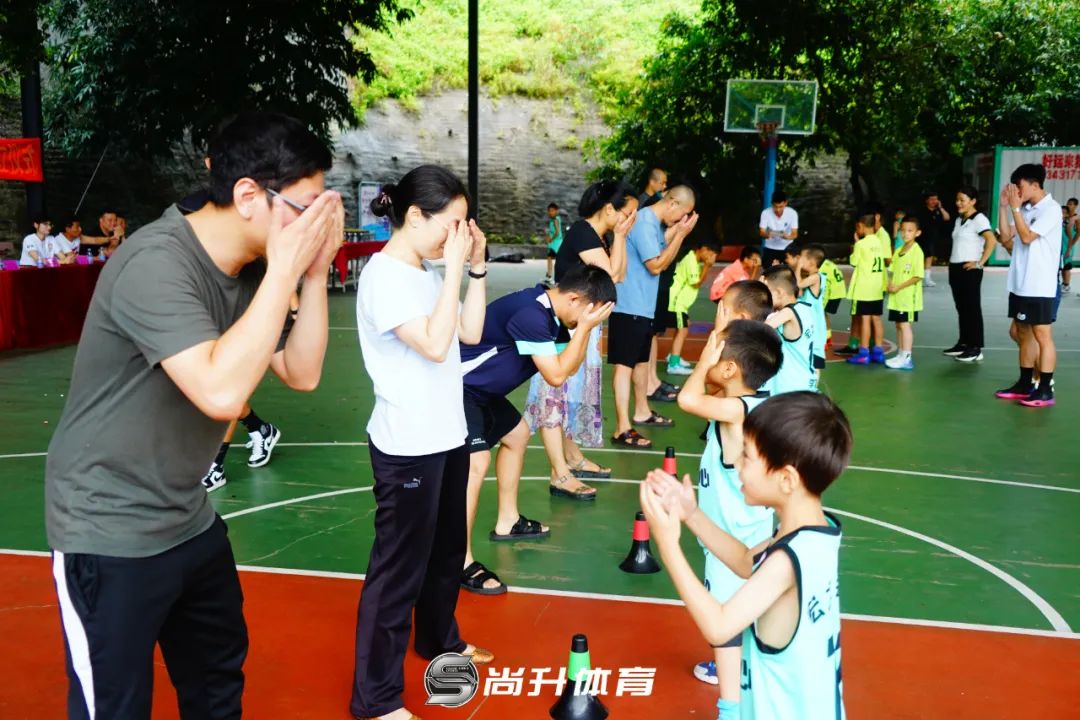 青少年uwg篮球赛_欧洲青少年篮球赛规则最新_青少年篮球赛制