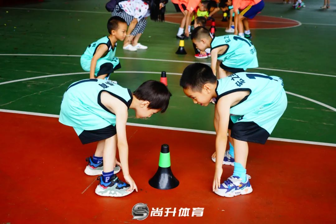 欧洲青少年篮球赛规则最新_青少年篮球赛制_青少年uwg篮球赛