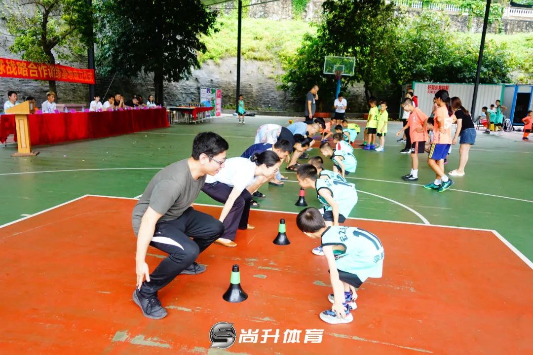 青少年uwg篮球赛_青少年篮球赛制_欧洲青少年篮球赛规则最新