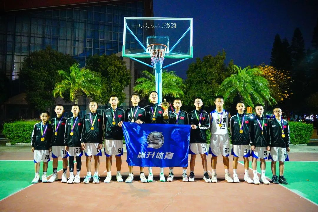 青少年uwg篮球赛_欧洲青少年篮球赛规则最新_青少年篮球赛制
