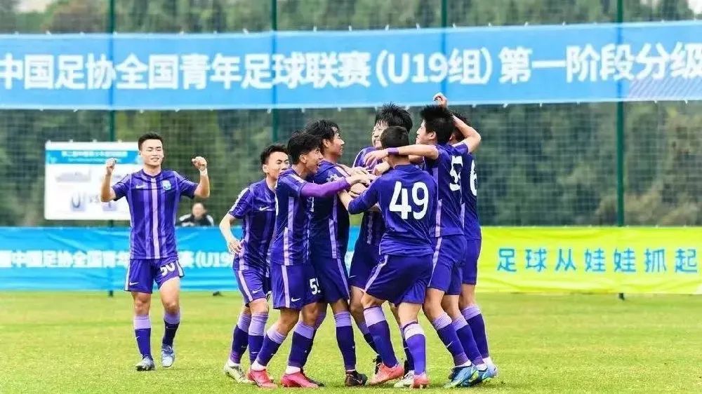四组足球比赛规则图片_足球规则图解ppt_足球规矩图