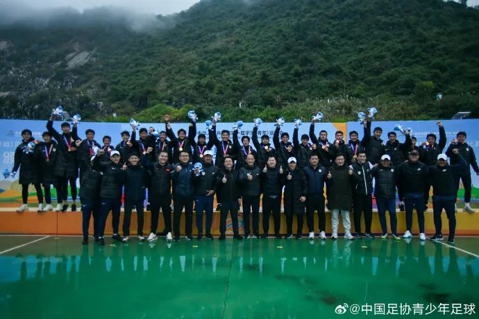 四组足球比赛规则图片_足球规则图解ppt_足球规矩图