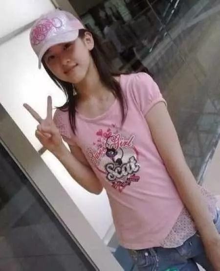 健身馆里的校花小美竟然_健身校花_校花健身照