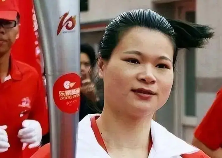 举重大赛世界冠军纪录_举重世界纪录网_世界冠军举重记录