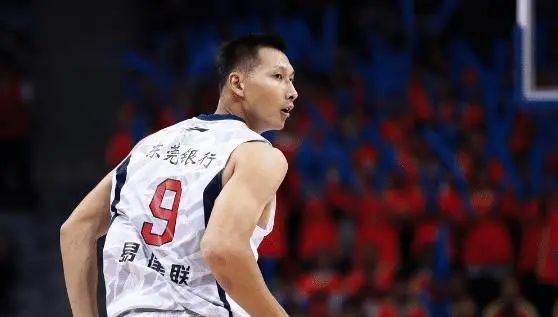 中国篮球历史最佳后卫是谁_中国历史篮球后卫排名_著名后卫篮球